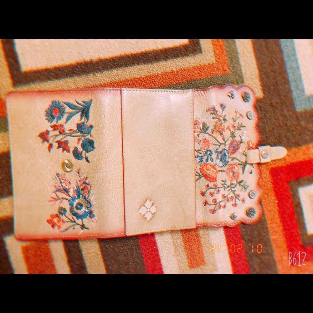 Beautiful Patricia Nash purse and wallet - Picture 10 of 16